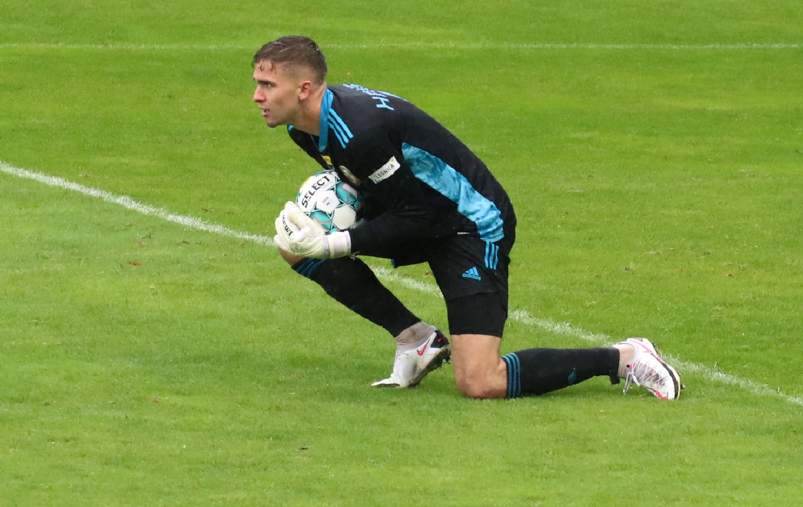 Miedź Legnica wyszarpała remis w ulewie
