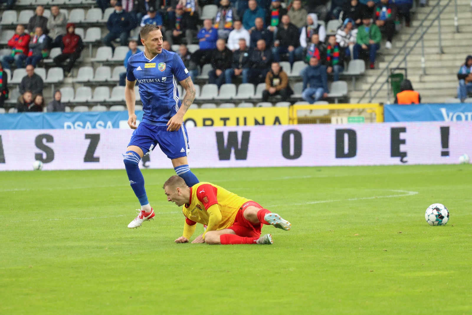 Miedź Legnica wyszarpała remis w ulewie