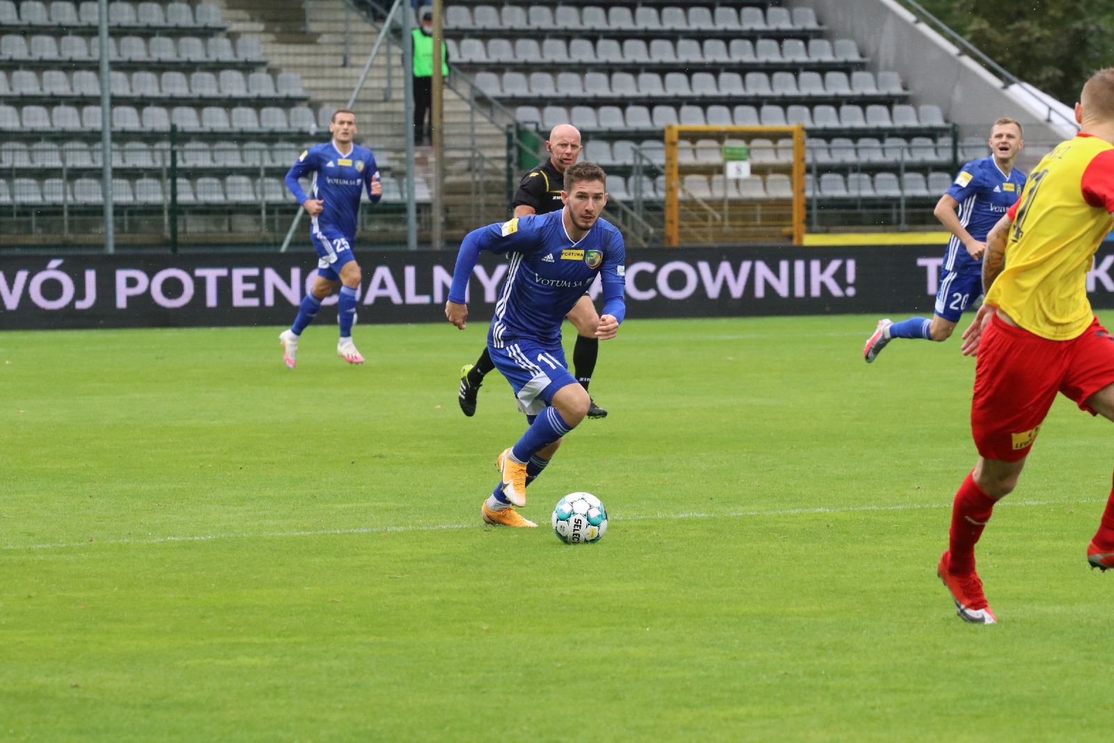 Miedź Legnica wyszarpała remis w ulewie