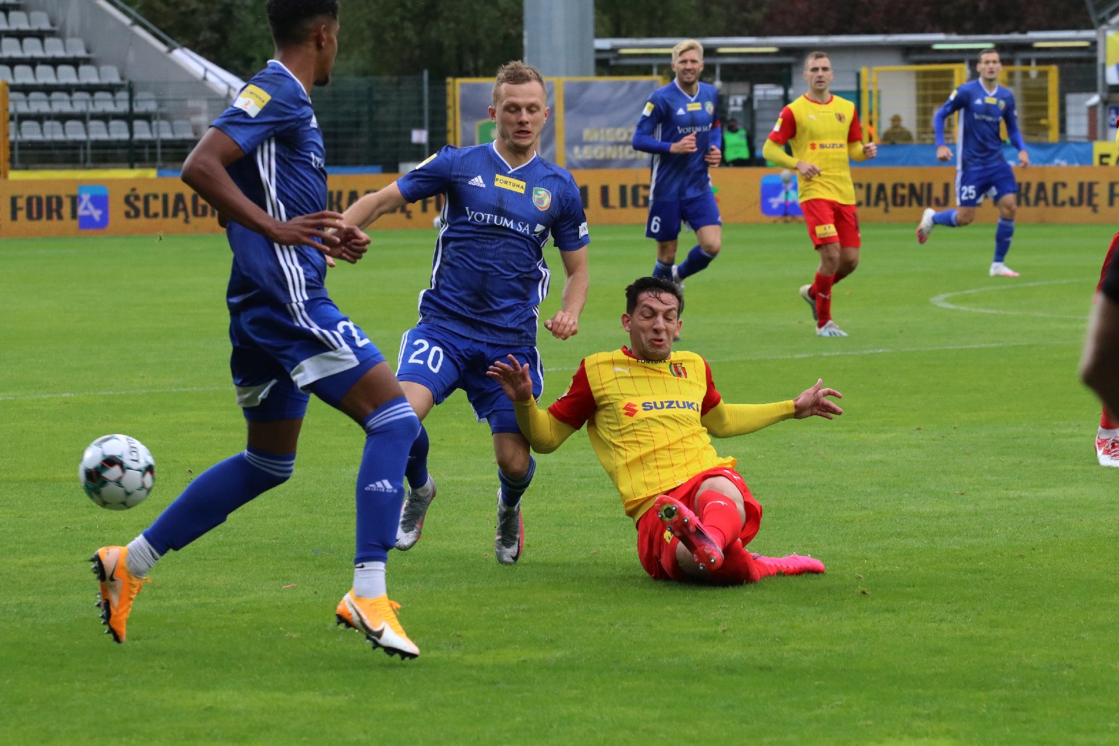 Miedź Legnica wyszarpała remis w ulewie