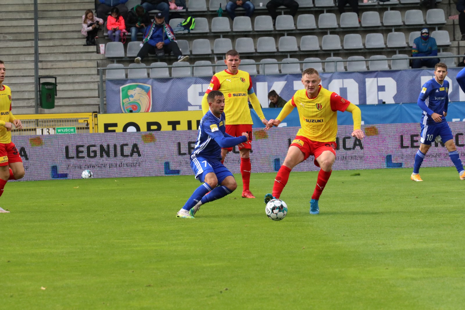 Miedź Legnica wyszarpała remis w ulewie