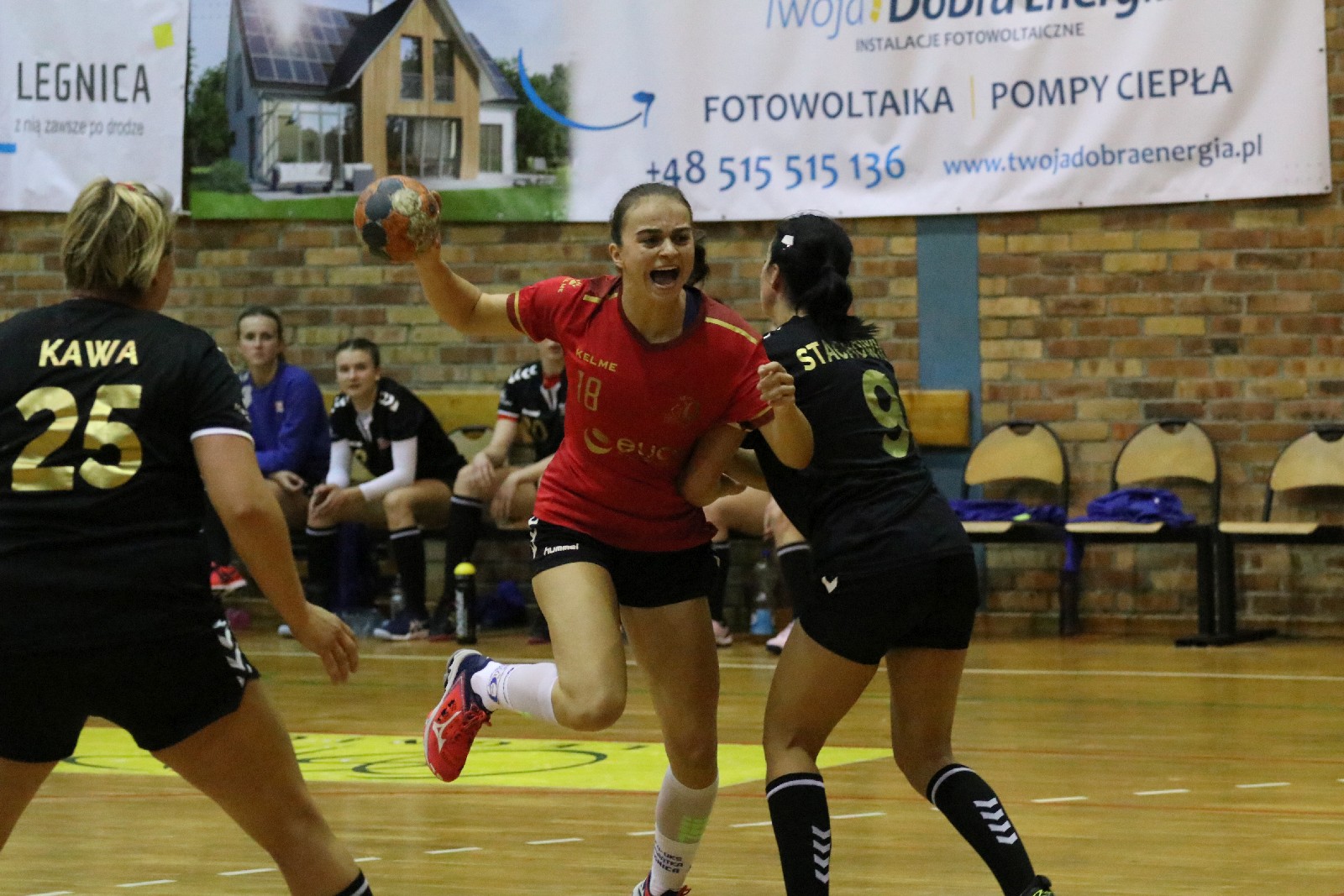 Dziewiątka Legnica w debiucie pierwszej ligi pokonuje Cracovię