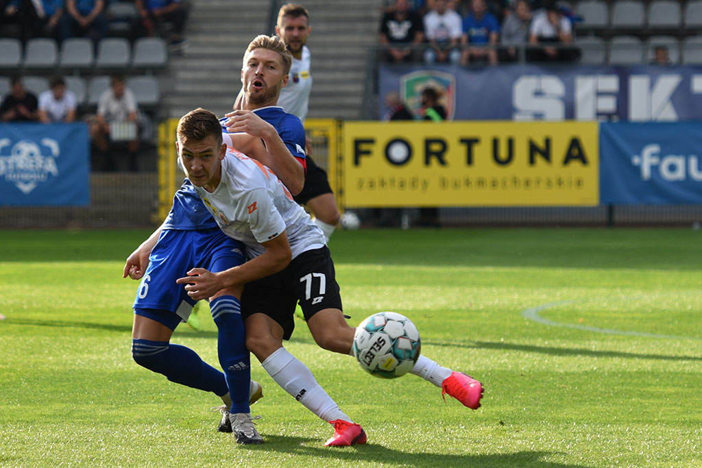 Miedź Legnica zremisowała w derbach z Chrobrym Głogów 2:2