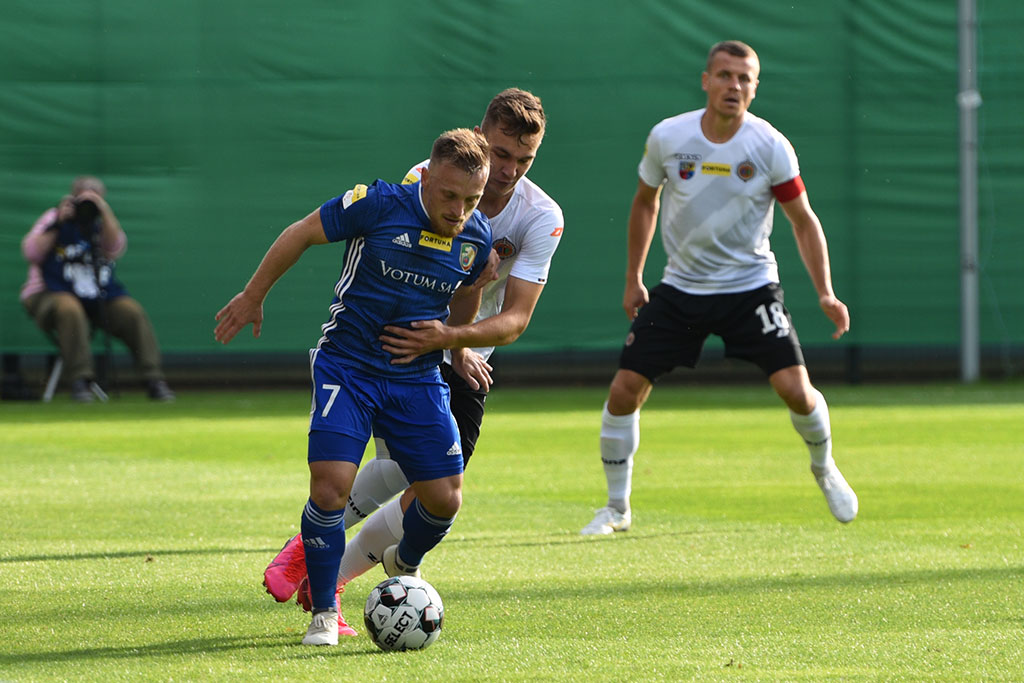Miedź Legnica zremisowała w derbach z Chrobrym Głogów 2:2