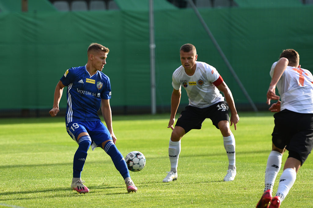 Miedź Legnica zremisowała w derbach z Chrobrym Głogów 2:2