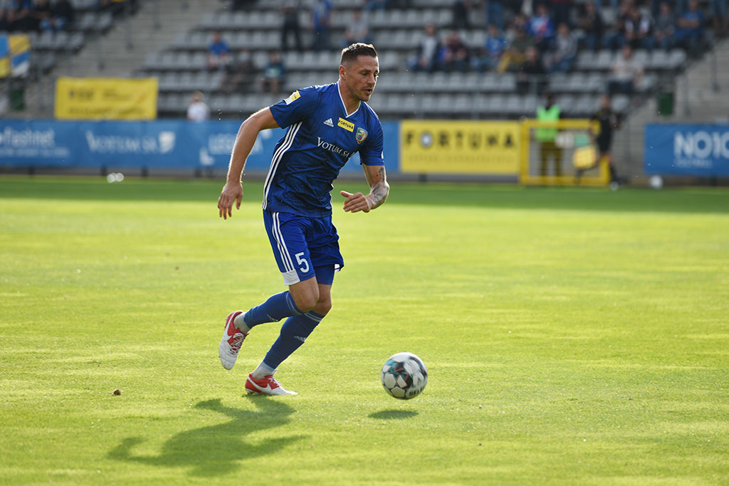 Miedź Legnica zremisowała w derbach z Chrobrym Głogów 2:2