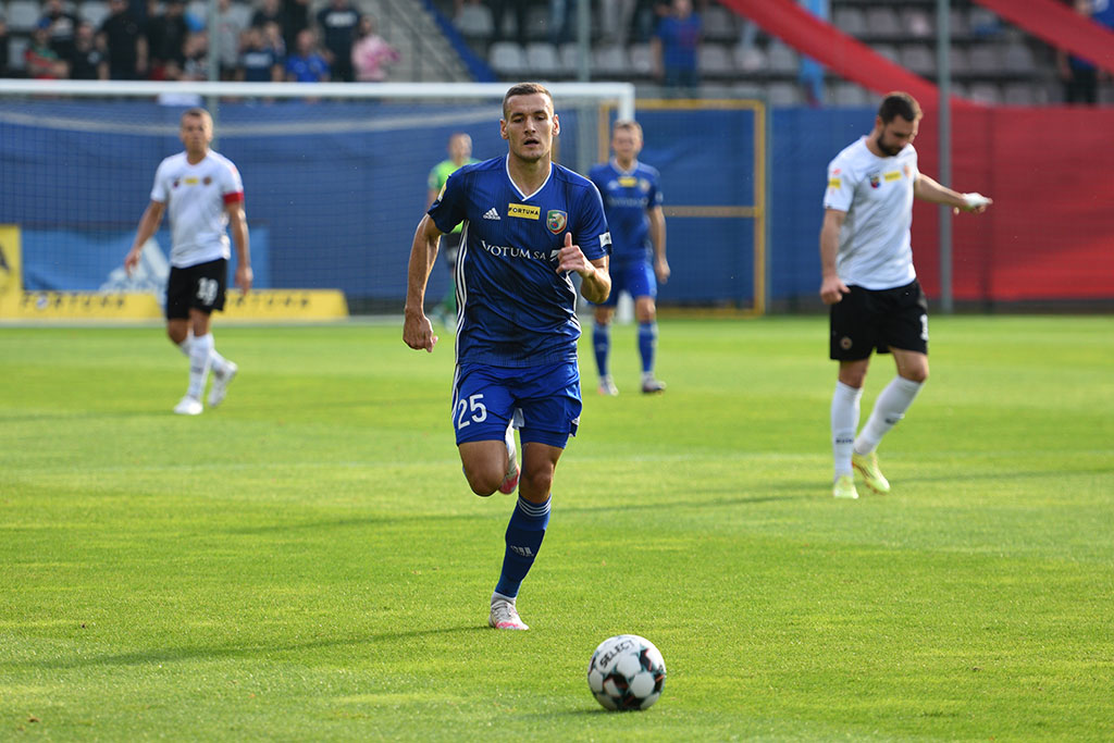 Miedź Legnica zremisowała w derbach z Chrobrym Głogów 2:2