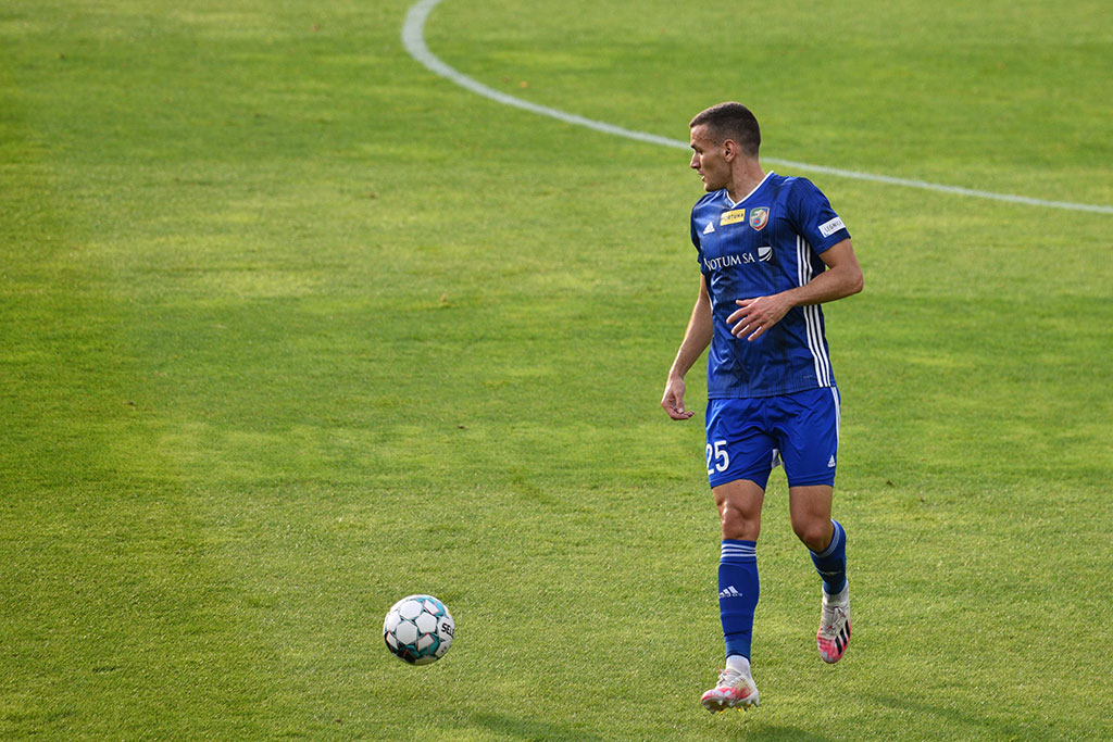 Miedź Legnica zremisowała w derbach z Chrobrym Głogów 2:2