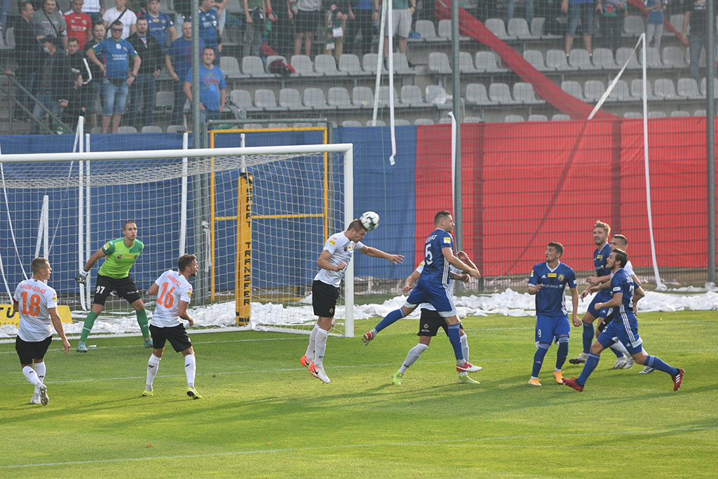 Miedź Legnica zremisowała w derbach z Chrobrym Głogów 2:2