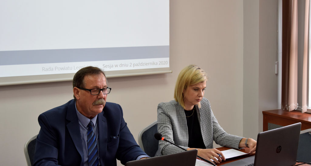 W trybie zdalnym obradowali radni powiatu legnickiego