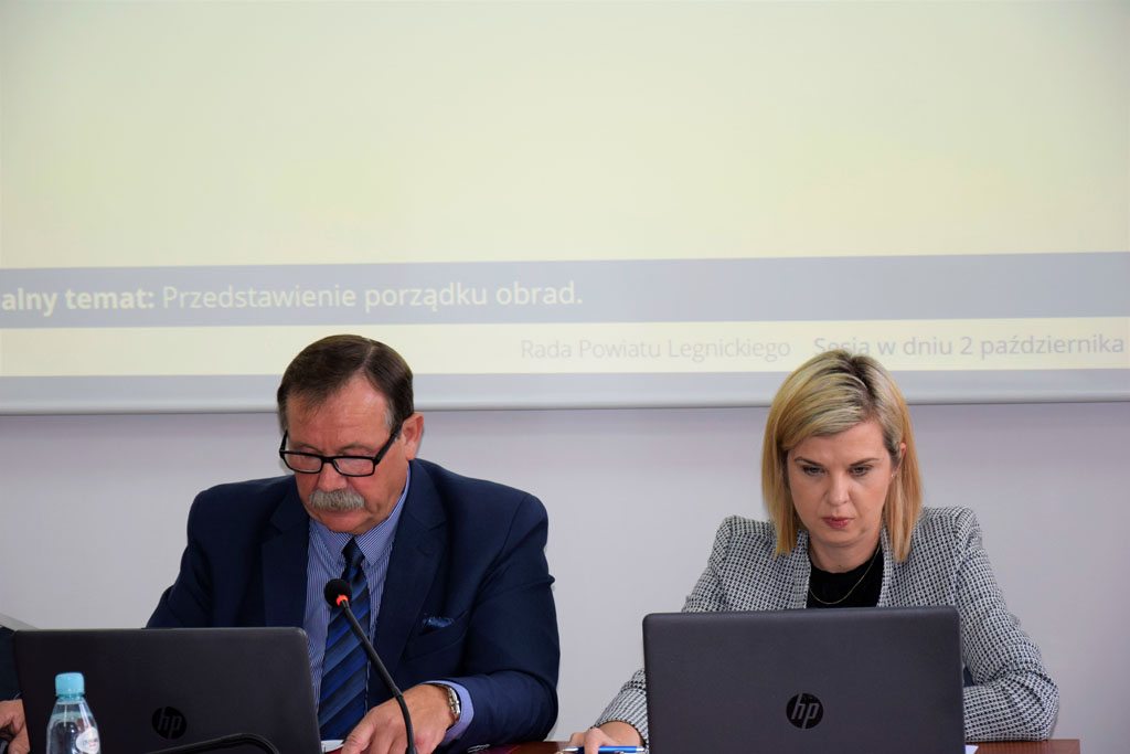 W trybie zdalnym obradowali radni powiatu legnickiego