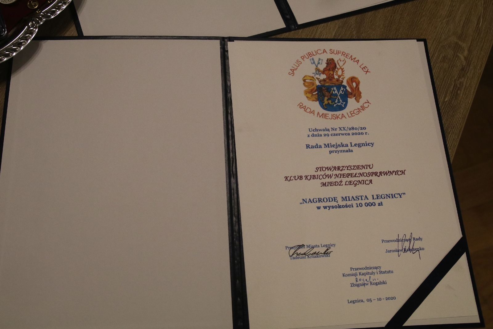 Honorowym Obywatelem Miasta Legnicy został ksiądz Gacek