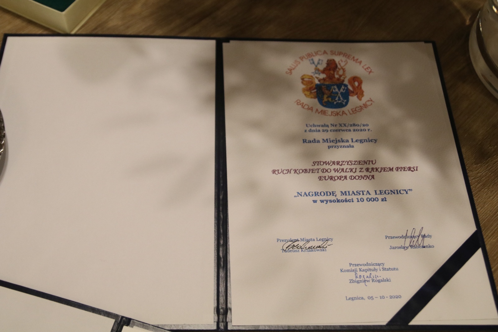 Honorowym Obywatelem Miasta Legnicy został ksiądz Gacek