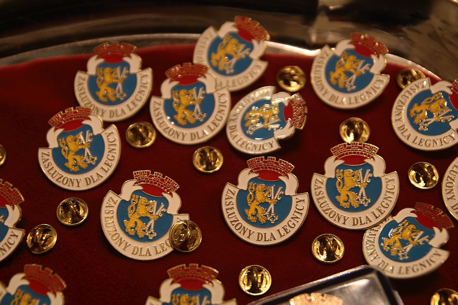 Honorowym Obywatelem Miasta Legnicy został ksiądz Gacek