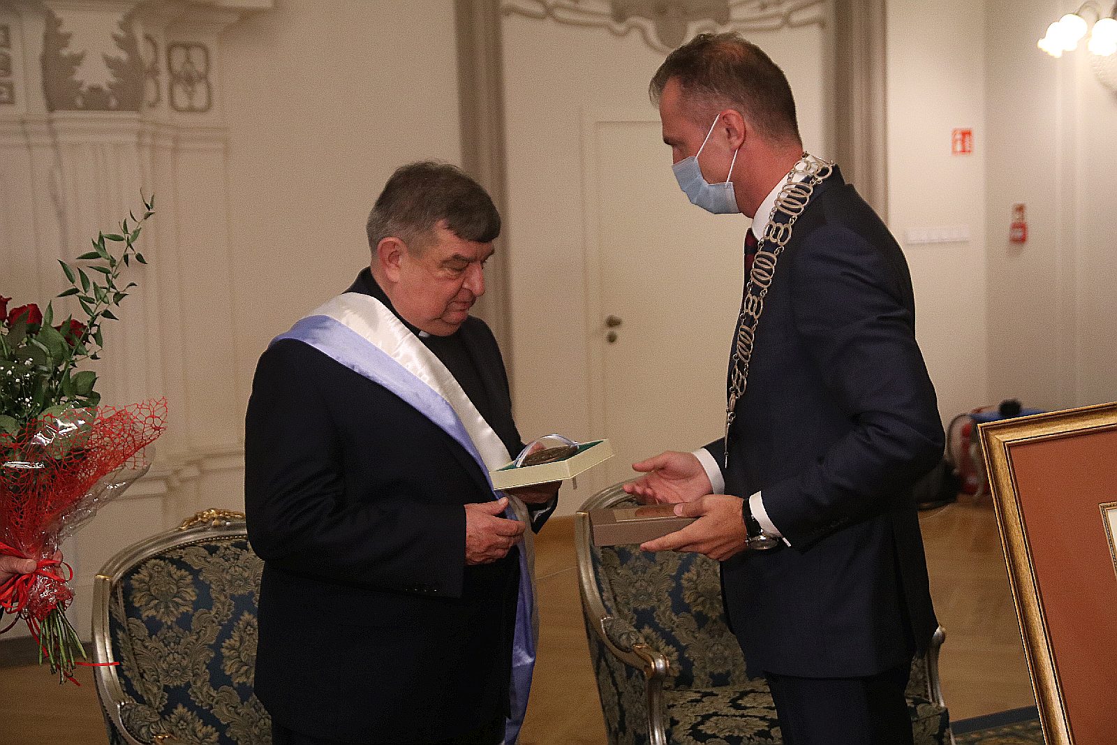 Honorowym Obywatelem Miasta Legnicy został ksiądz Gacek