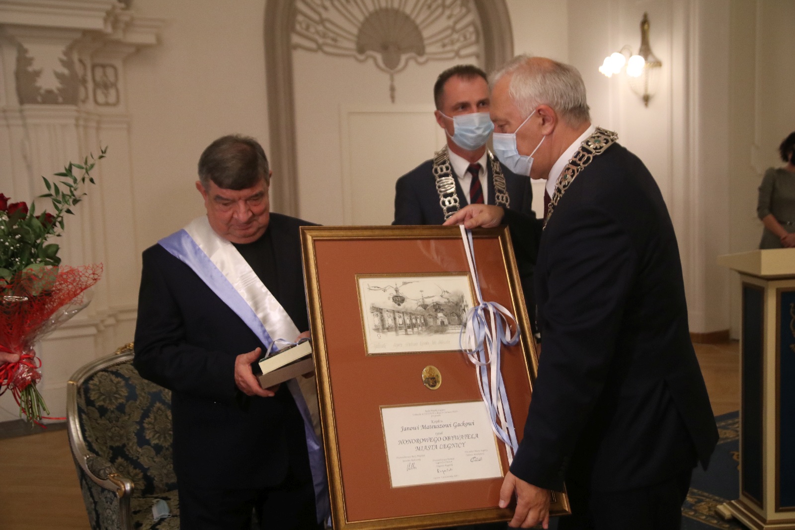 Honorowym Obywatelem Miasta Legnicy został ksiądz Gacek