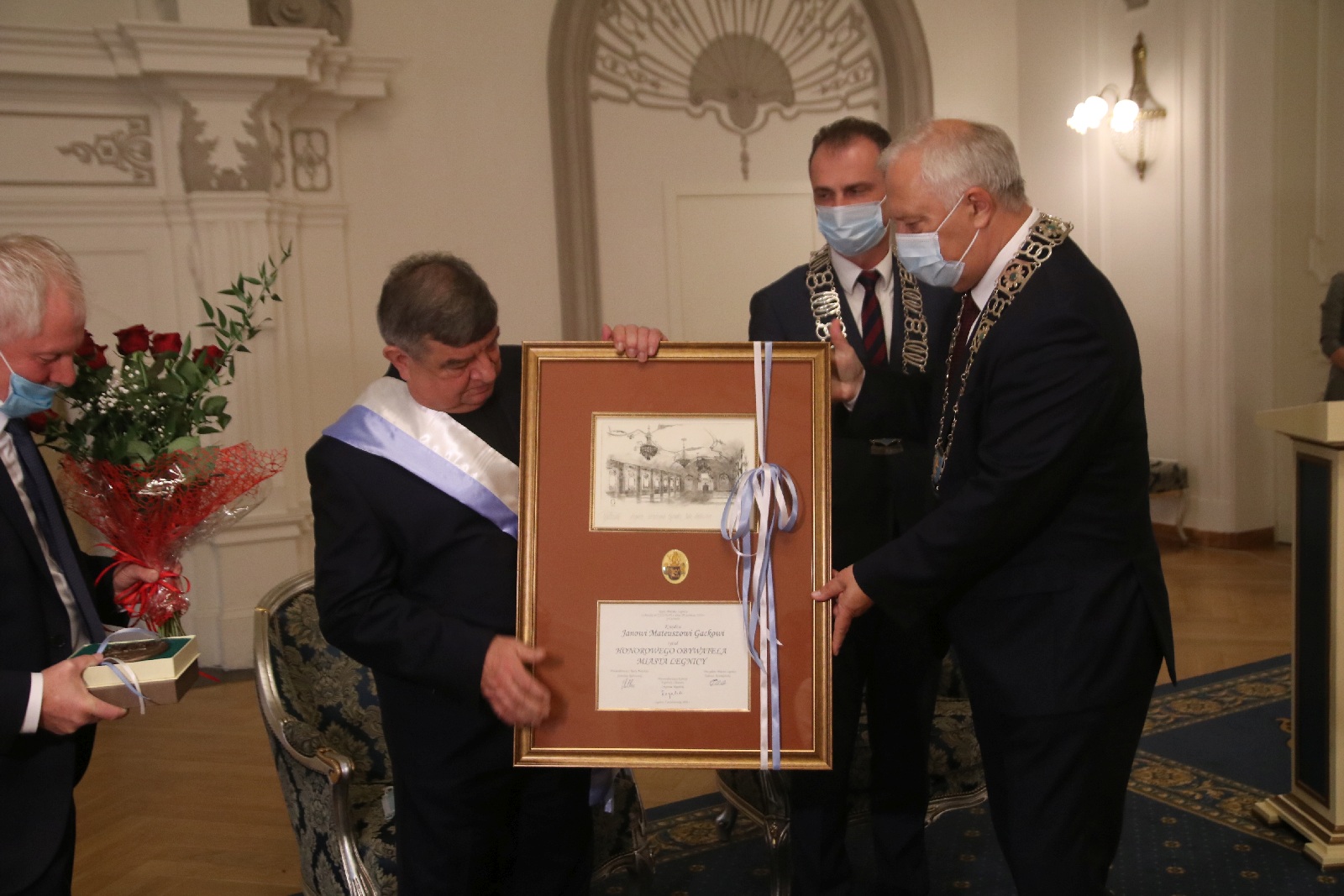 Honorowym Obywatelem Miasta Legnicy został ksiądz Gacek