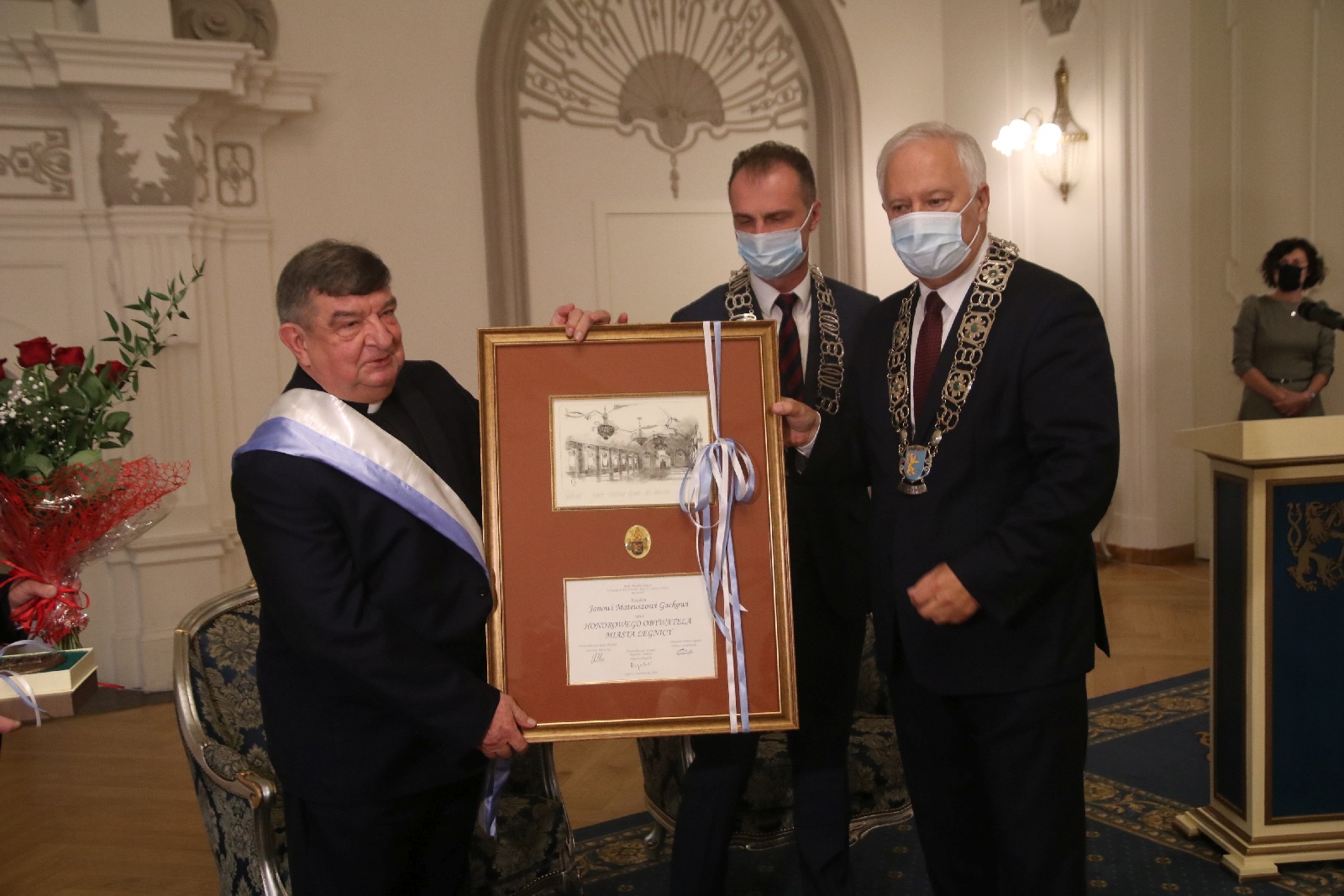 Honorowym Obywatelem Miasta Legnicy został ksiądz Gacek