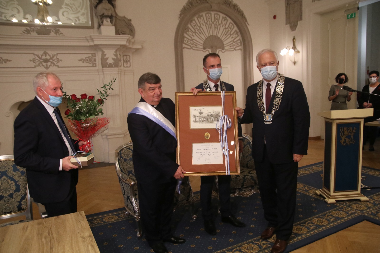 Honorowym Obywatelem Miasta Legnicy został ksiądz Gacek