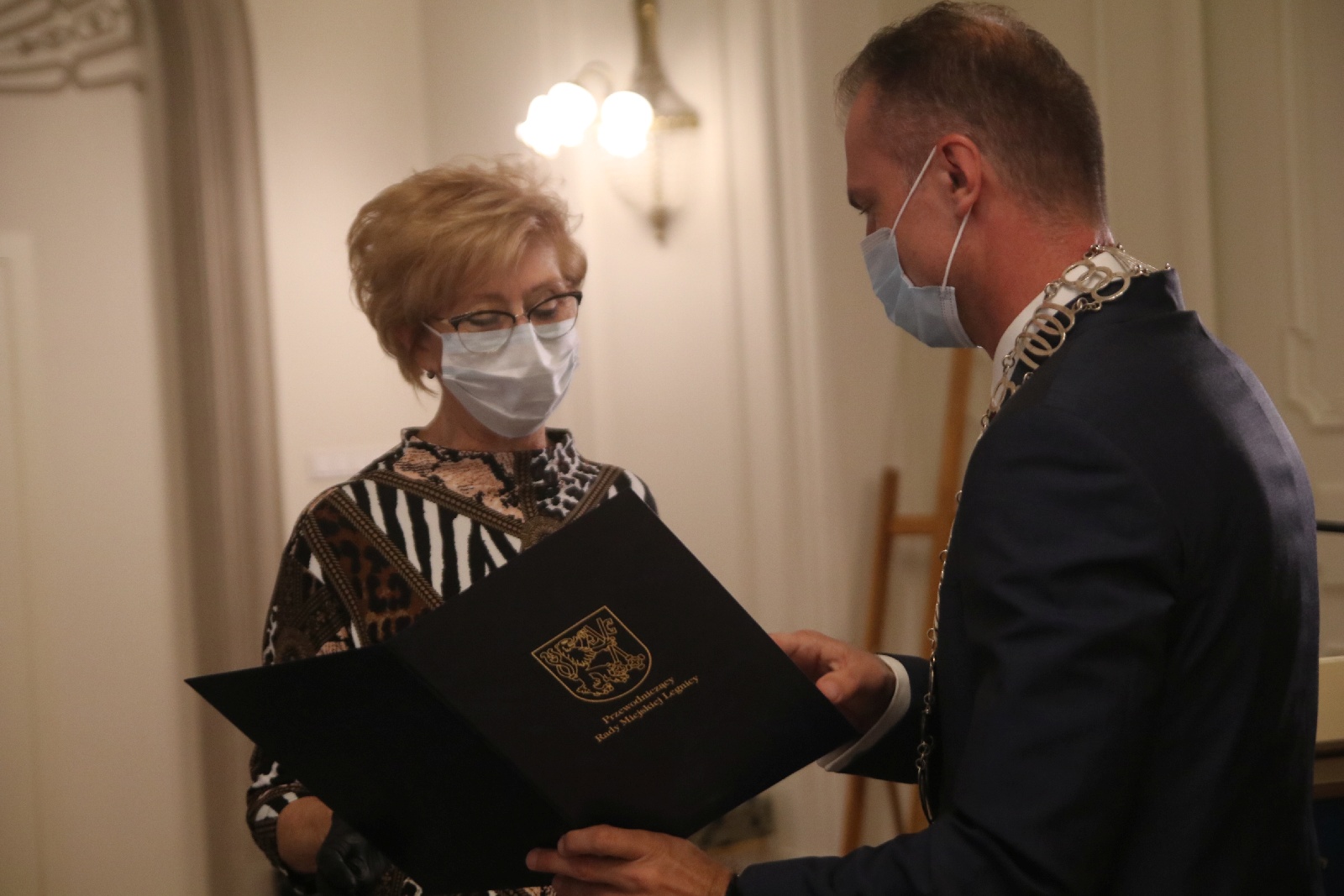 Honorowym Obywatelem Miasta Legnicy został ksiądz Gacek