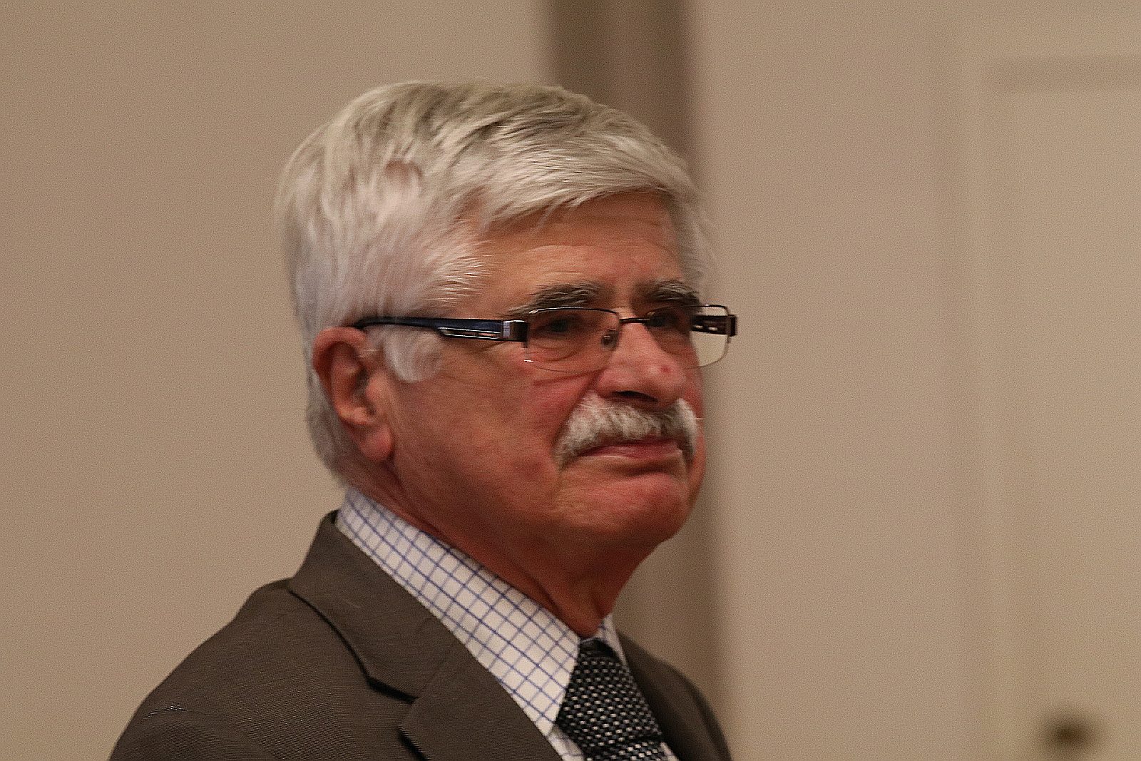 Honorowym Obywatelem Miasta Legnicy został ksiądz Gacek