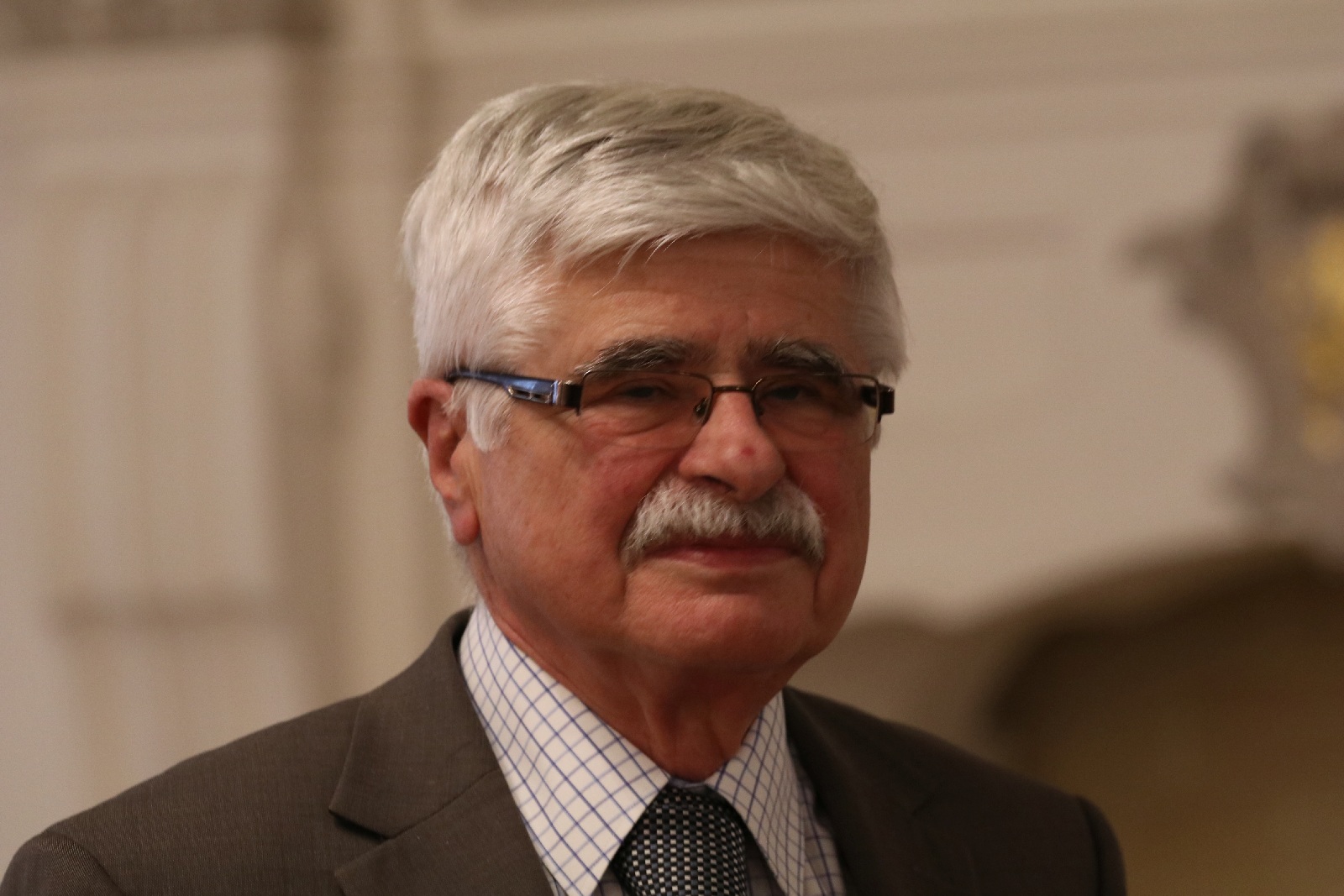 Honorowym Obywatelem Miasta Legnicy został ksiądz Gacek