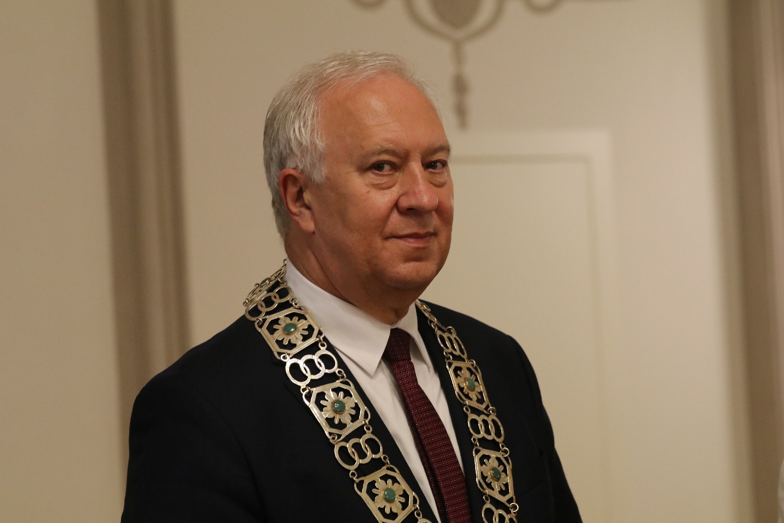 Honorowym Obywatelem Miasta Legnicy został ksiądz Gacek