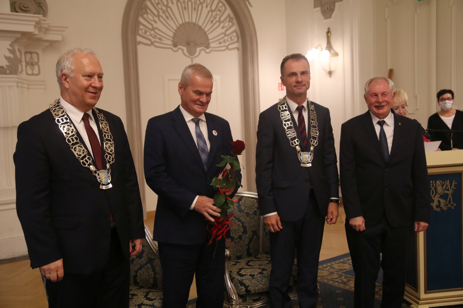 Honorowym Obywatelem Miasta Legnicy został ksiądz Gacek