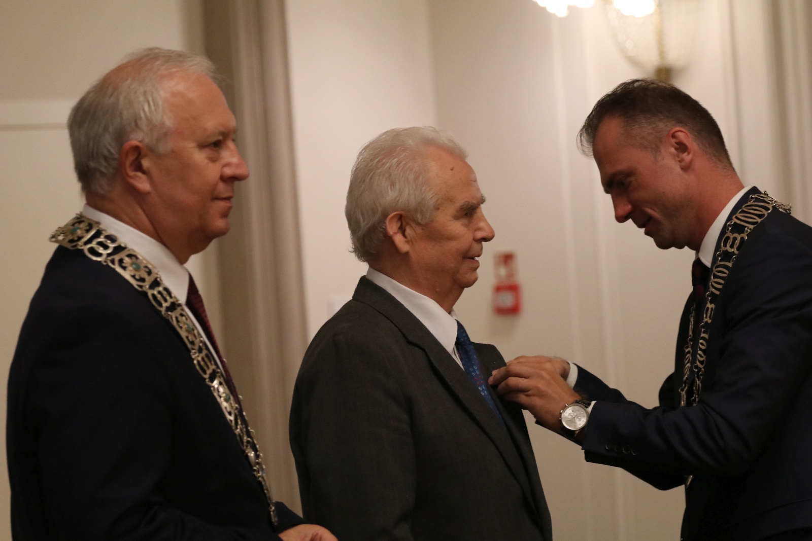 Honorowym Obywatelem Miasta Legnicy został ksiądz Gacek