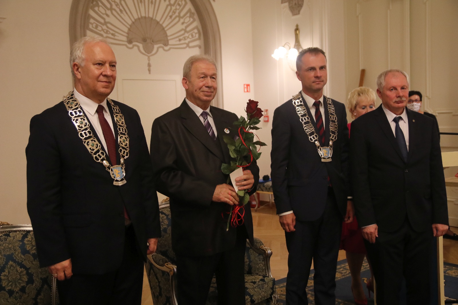 Honorowym Obywatelem Miasta Legnicy został ksiądz Gacek