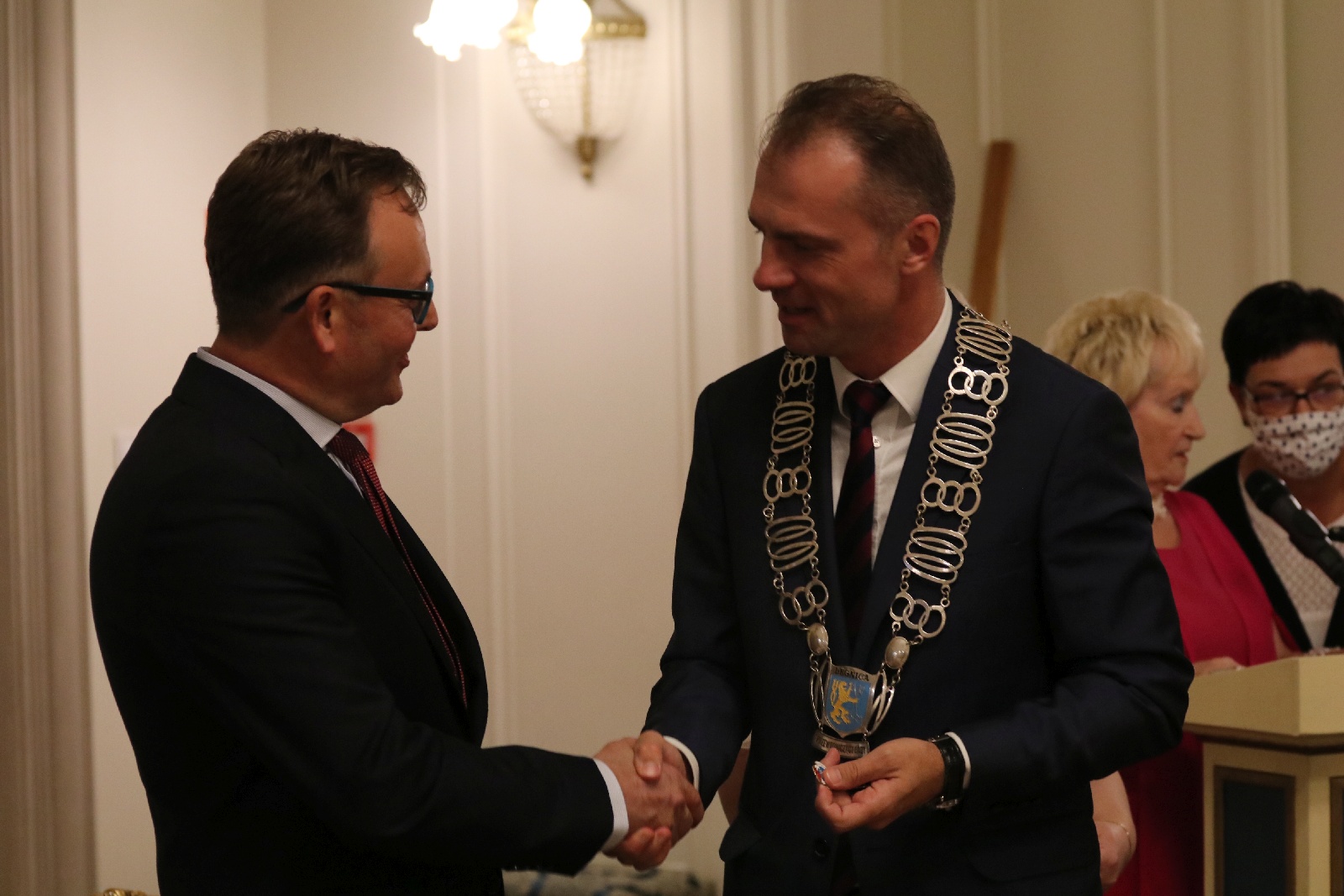 Honorowym Obywatelem Miasta Legnicy został ksiądz Gacek