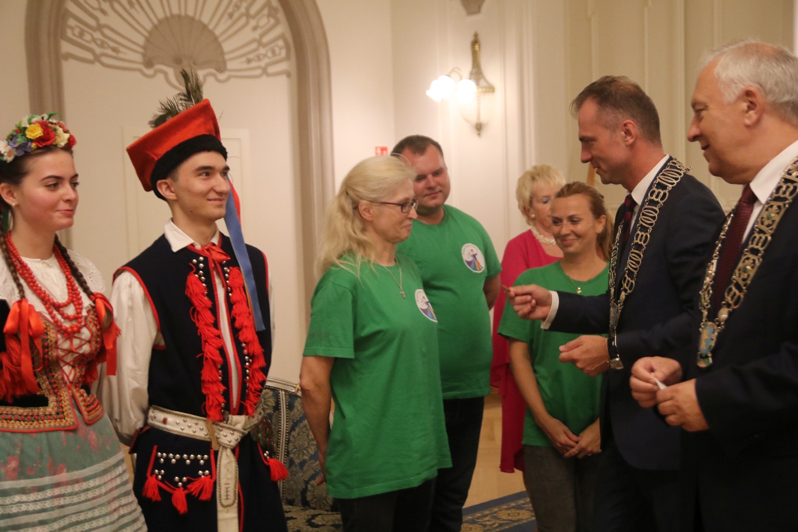 Honorowym Obywatelem Miasta Legnicy został ksiądz Gacek