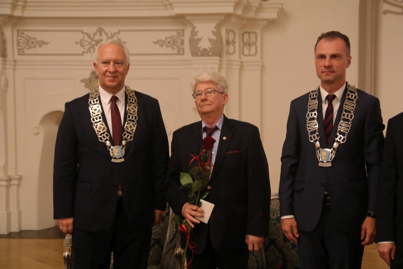 Honorowym Obywatelem Miasta Legnicy został ksiądz Gacek