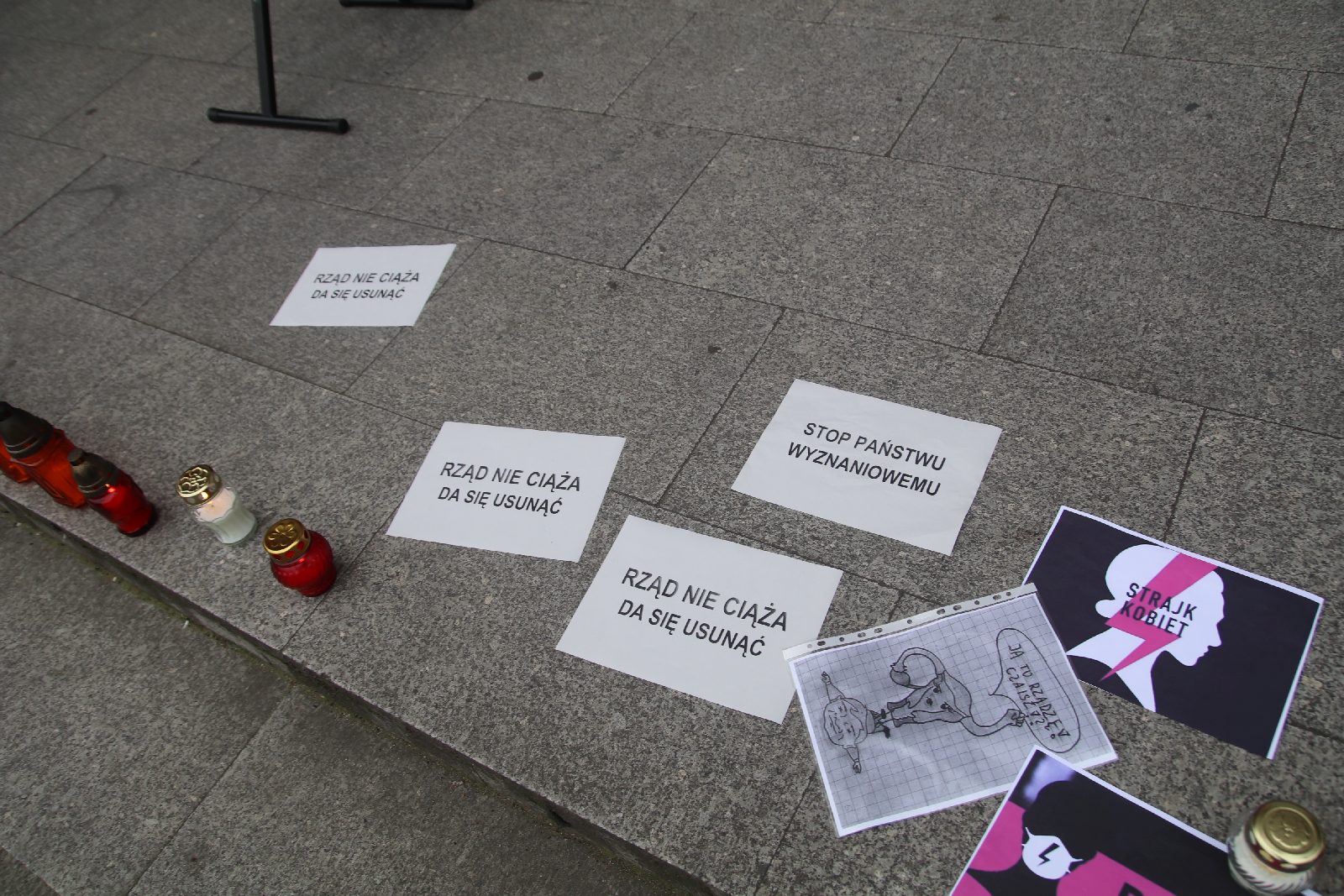Protest przed siedzibą PiS: Nie dla Piekła Kobiet