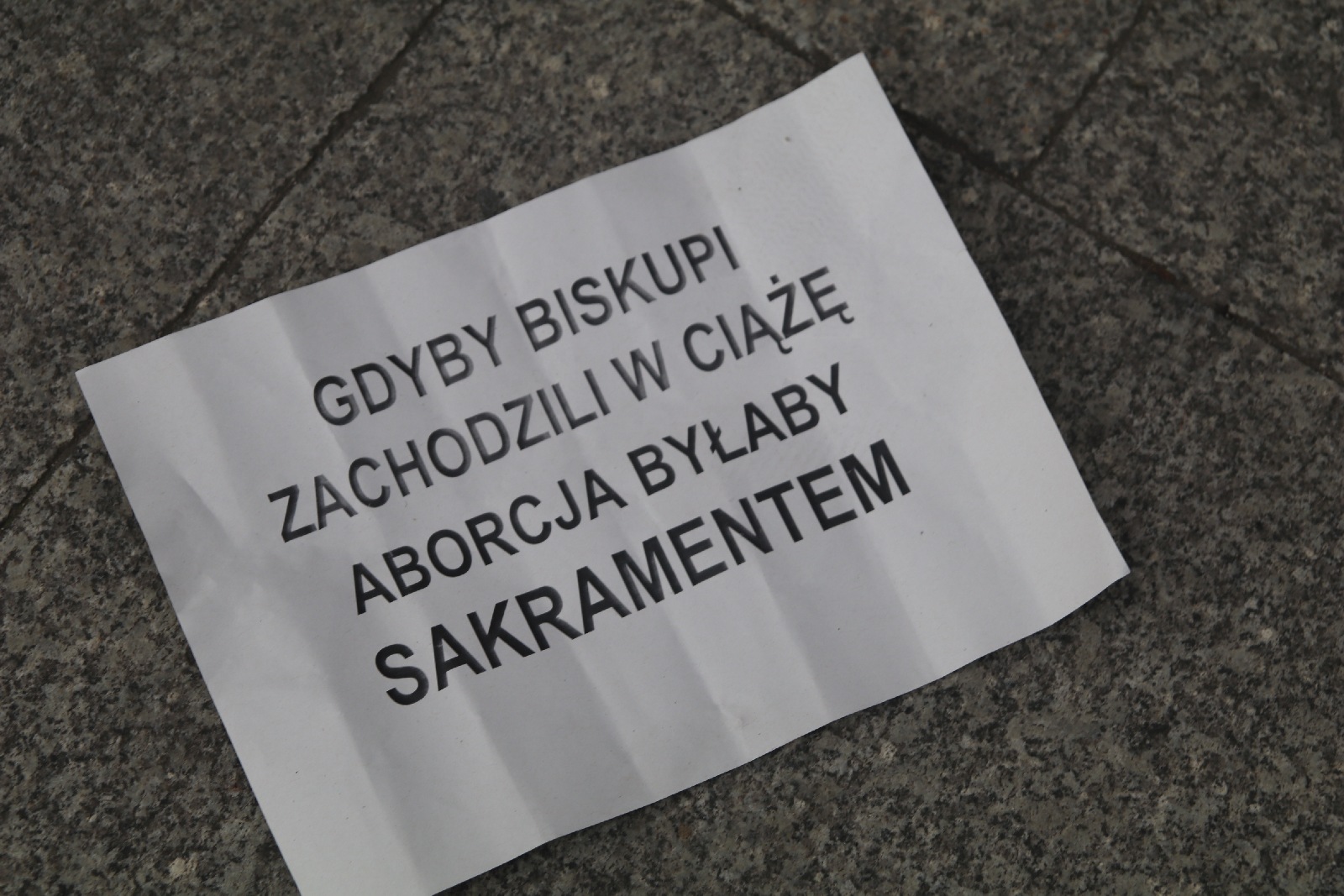 Protest przed siedzibą PiS: Nie dla Piekła Kobiet