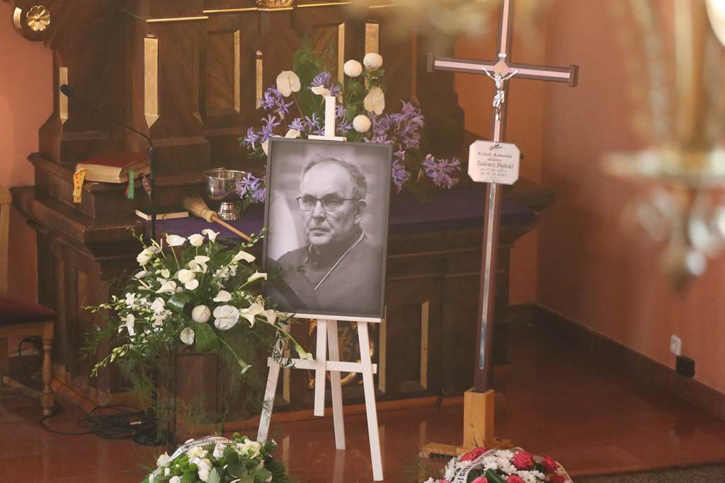 Pogrzeb księdza Tadeusza Dąbskiego w Prochowicach