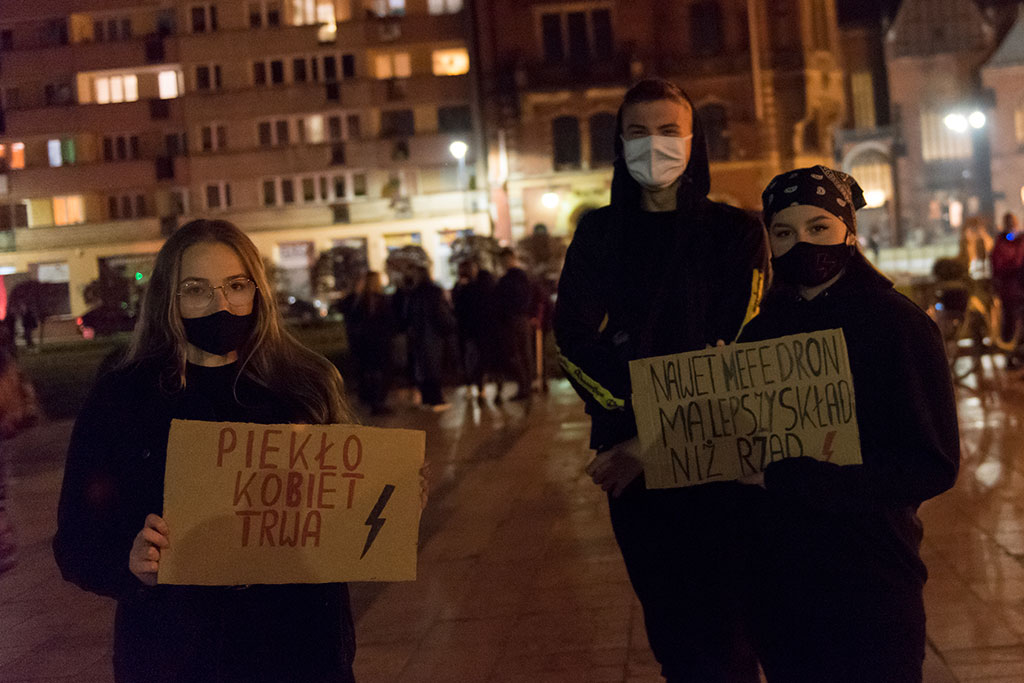 Nie dla Piekła Kobiet. Legniczanie wybrali się na „spacer”