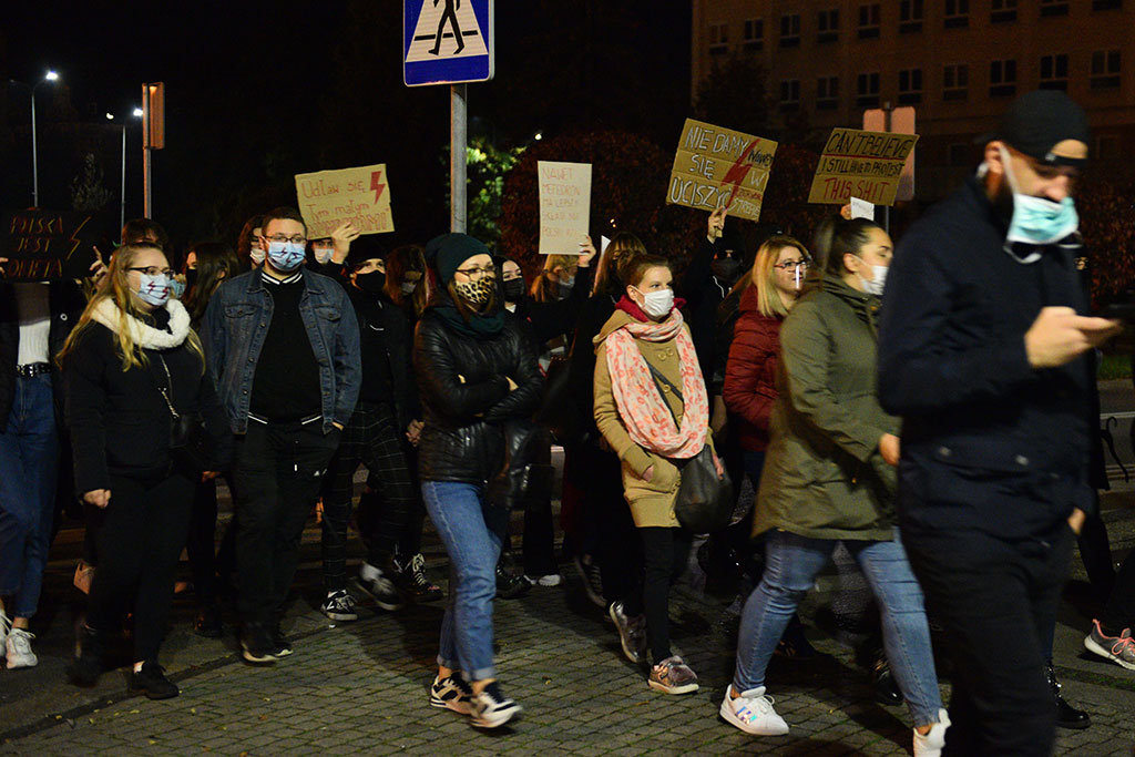 Nie dla Piekła Kobiet. Legniczanie wybrali się na „spacer”