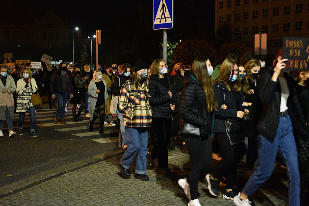 Nie dla Piekła Kobiet. Legniczanie wybrali się na „spacer”