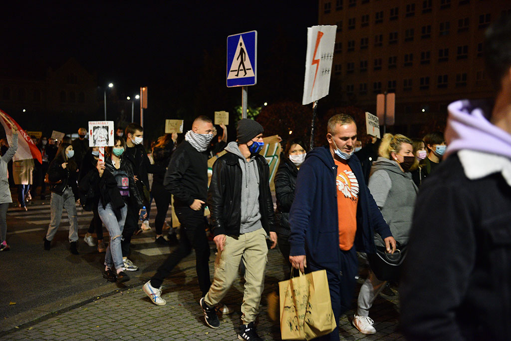 Nie dla Piekła Kobiet. Legniczanie wybrali się na „spacer”