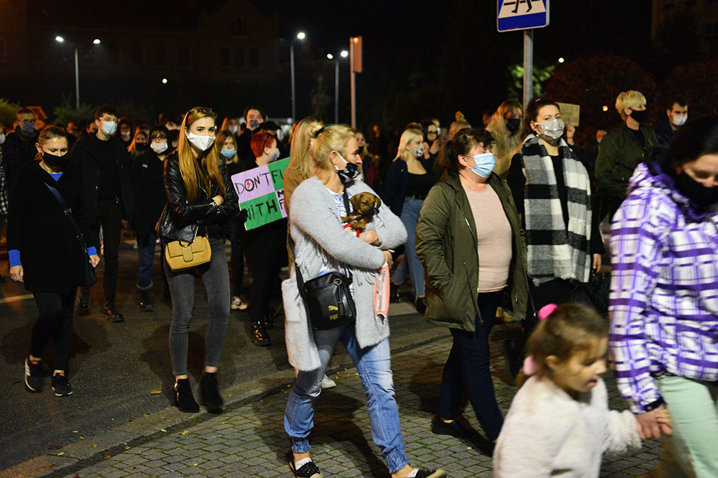 Nie dla Piekła Kobiet. Legniczanie wybrali się na „spacer”