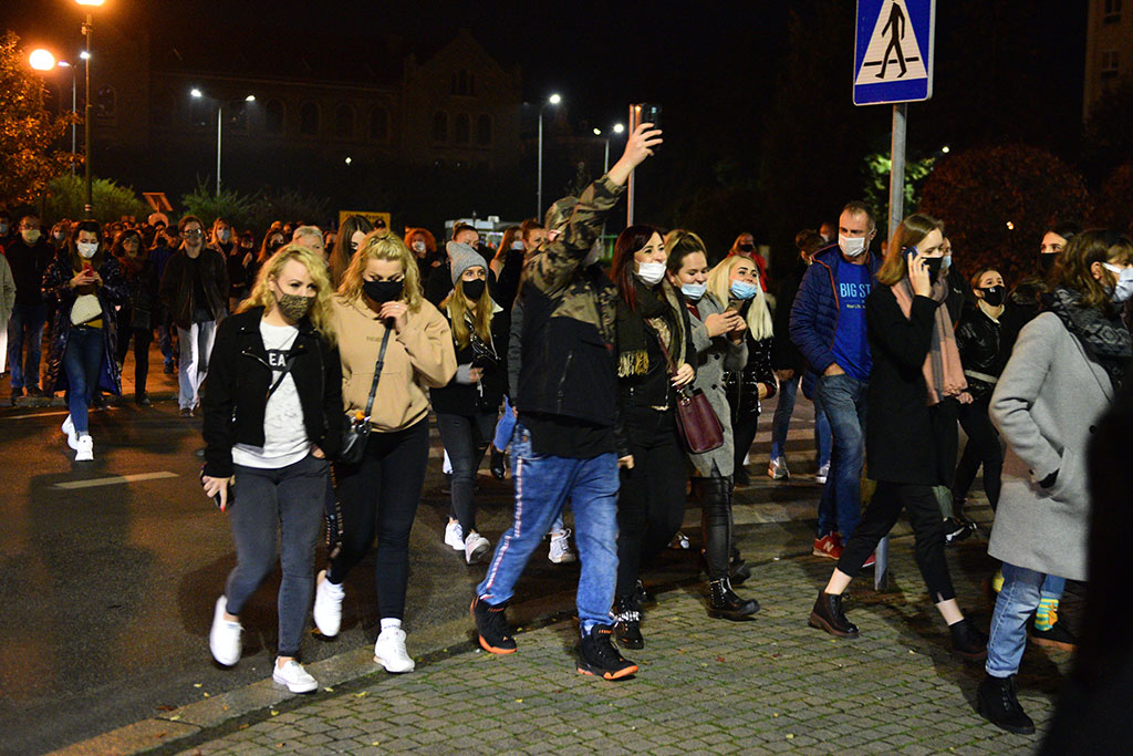 Nie dla Piekła Kobiet. Legniczanie wybrali się na „spacer”