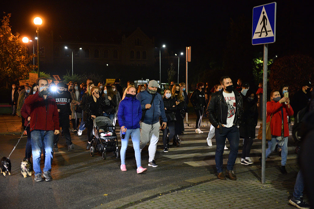Nie dla Piekła Kobiet. Legniczanie wybrali się na „spacer”