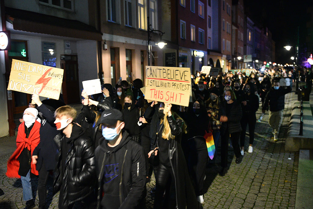 Nie dla Piekła Kobiet. Legniczanie wybrali się na „spacer”