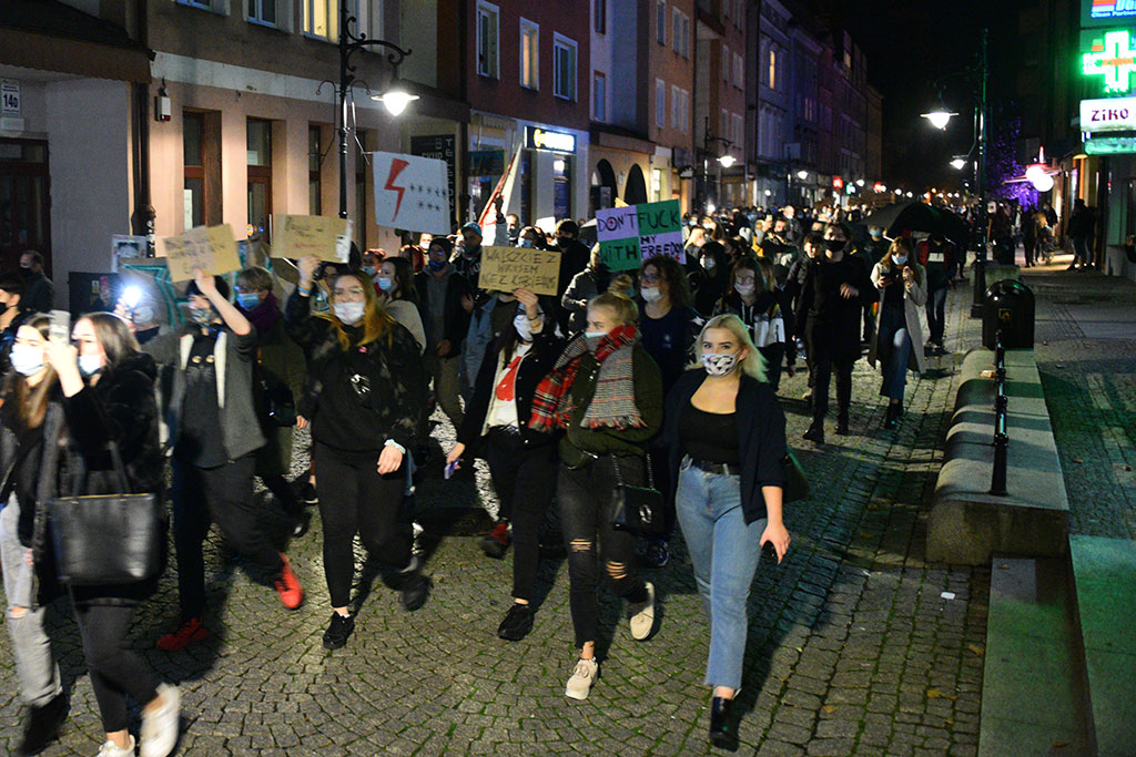 Nie dla Piekła Kobiet. Legniczanie wybrali się na „spacer”