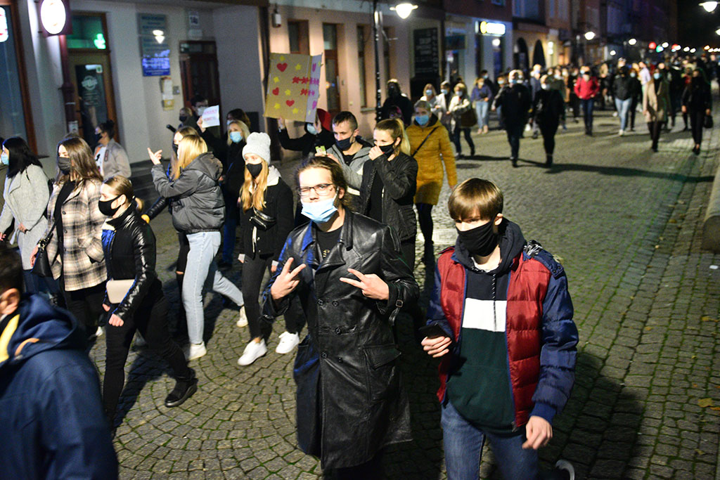 Nie dla Piekła Kobiet. Legniczanie wybrali się na „spacer”
