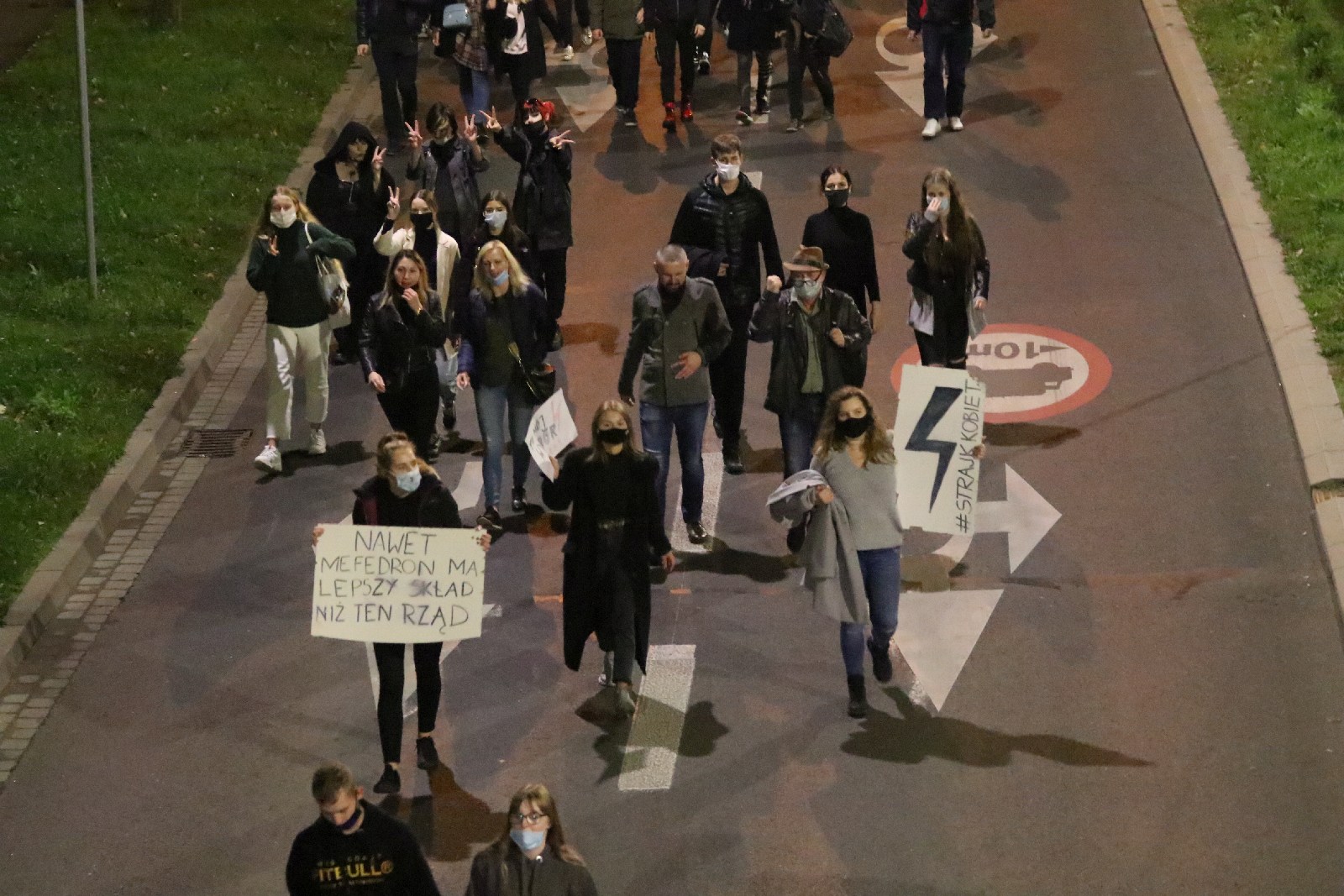 Nie dla Piekła Kobiet. Legniczanie wybrali się na „spacer”