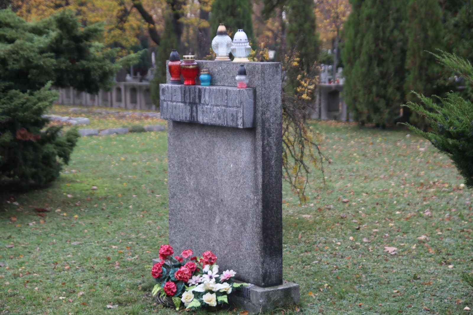 Spokojnie na legnickim cmentarzu w pierwszym dniu po otwarciu