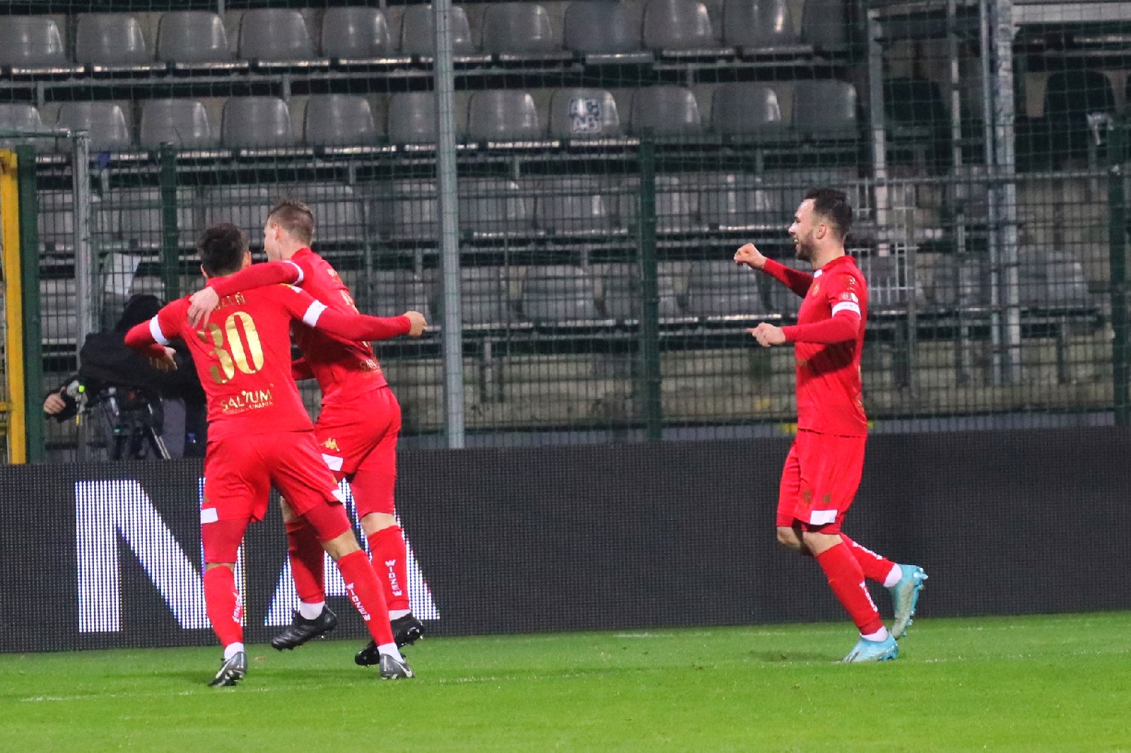 Szczęśliwy remis piłkarzy Miedzi Legnica z Widzewem Łódź