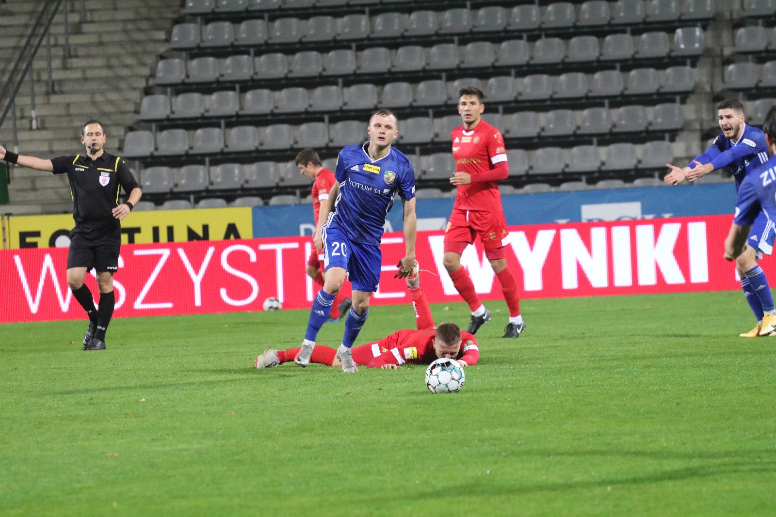 Szczęśliwy remis piłkarzy Miedzi Legnica z Widzewem Łódź
